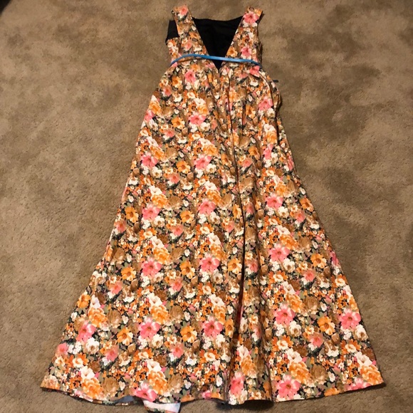 Beautiful long dress - Picture 5 of 6